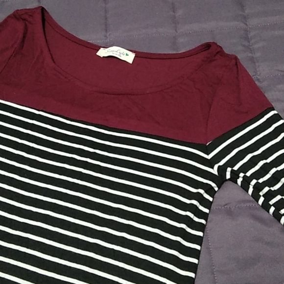 SungLight Colorblock Top Black White Maroon Small - Picture 3 of 7